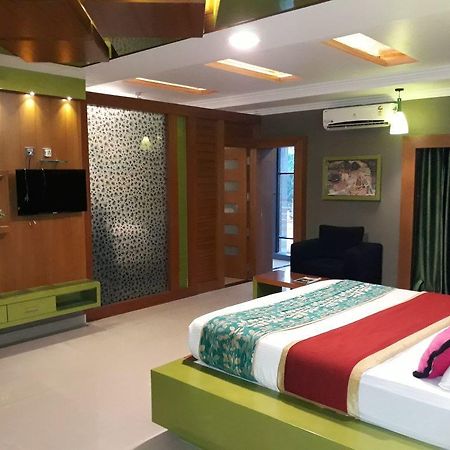 Holiday Hill Hotel & Suites Султан-Батері Екстер'єр фото