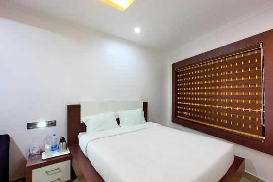 Holiday Hill Hotel & Suites Султан-Батері Екстер'єр фото